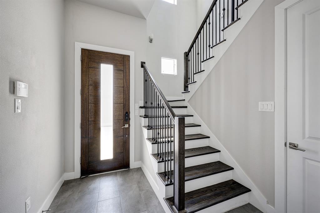 930 W 22nd Street