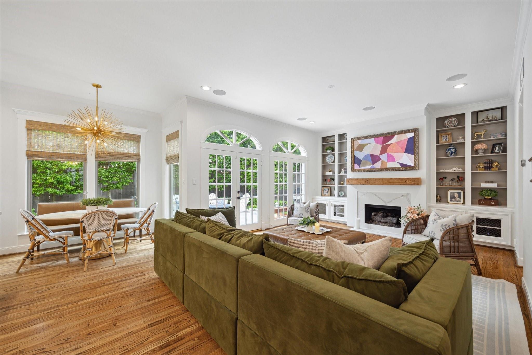 4122 University Boulevard