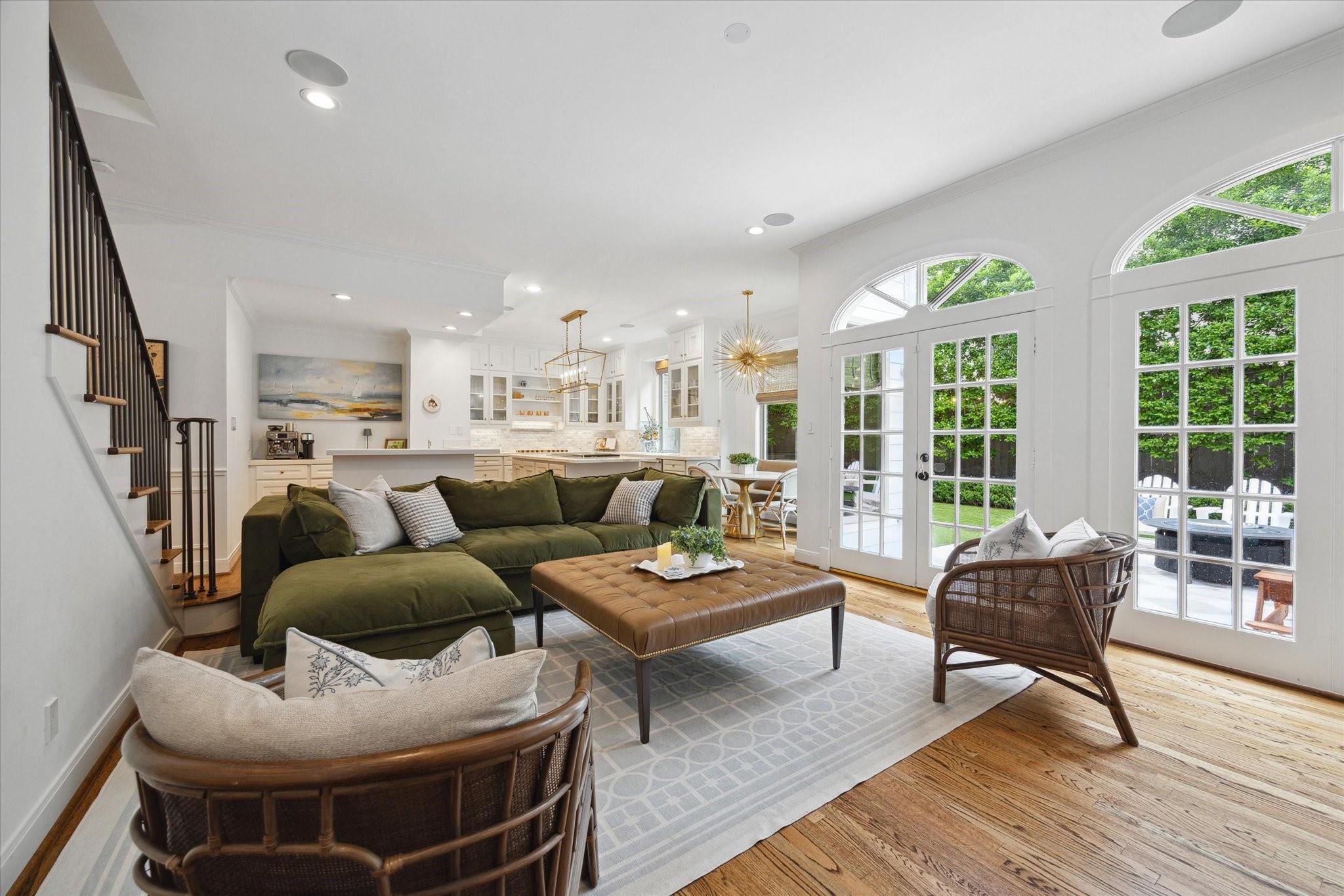 4122 University Boulevard