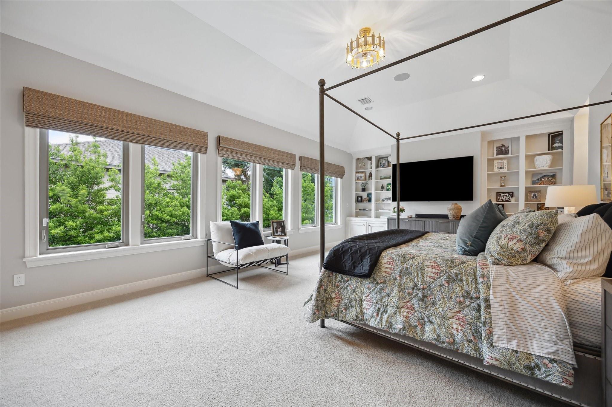 4122 University Boulevard