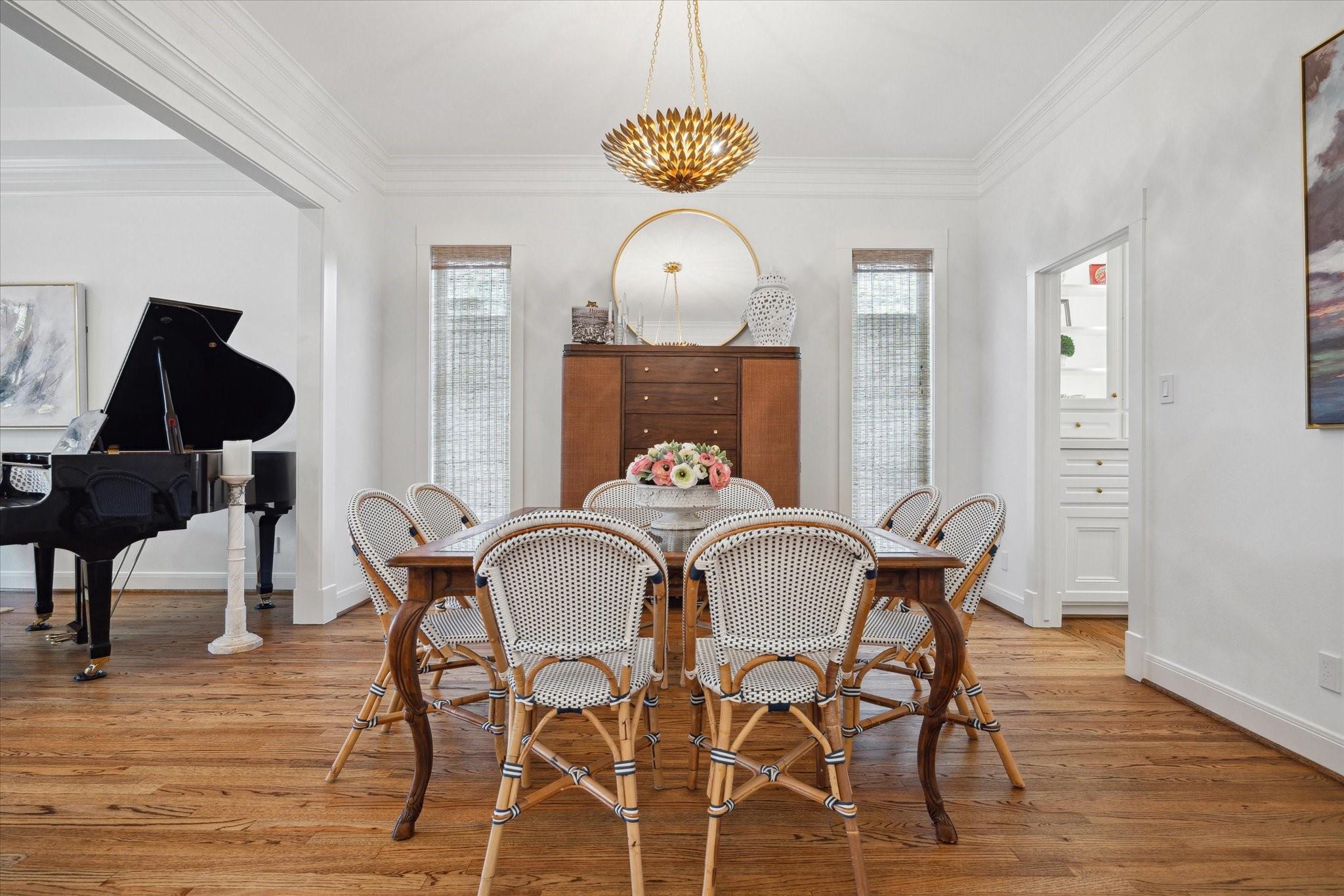 4122 University Boulevard