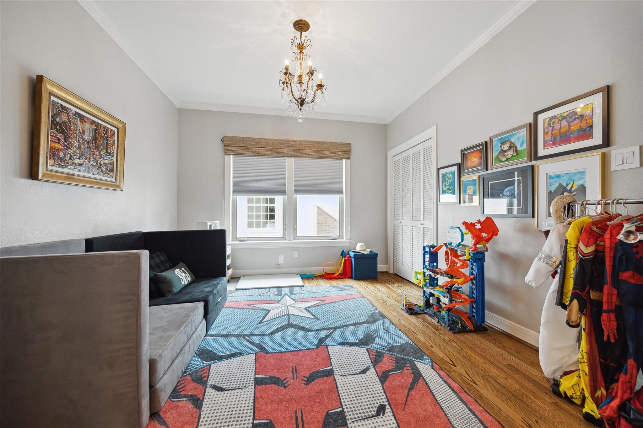 4122 University Boulevard