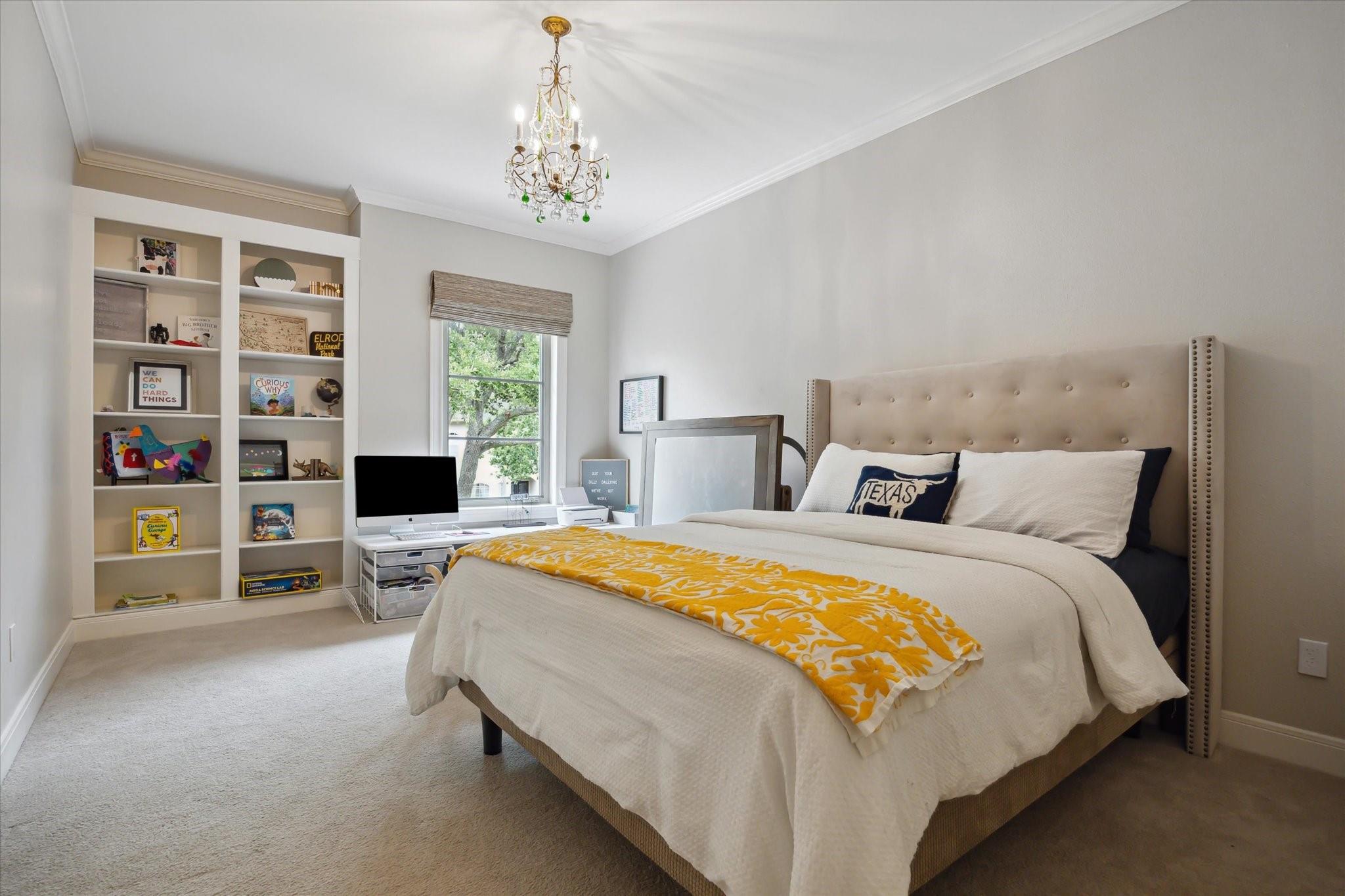 4122 University Boulevard