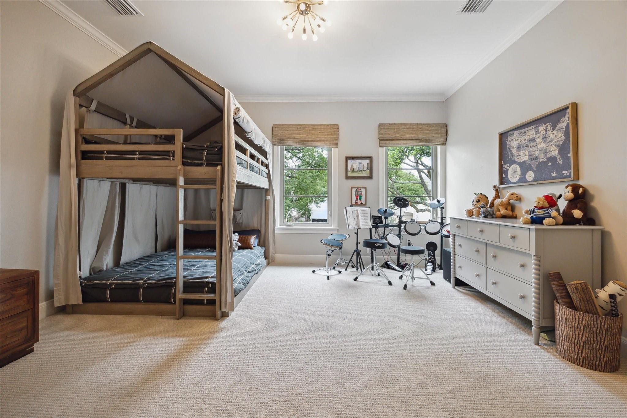 4122 University Boulevard