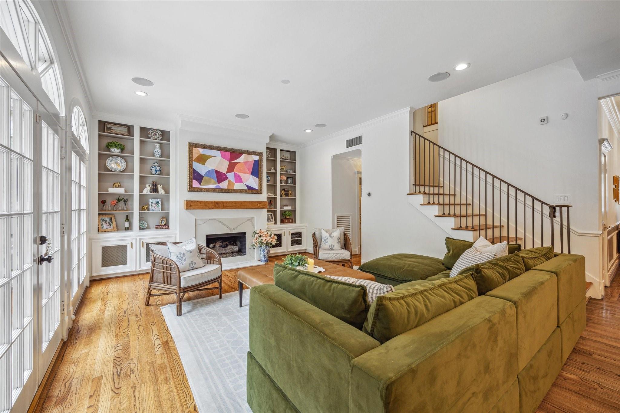 4122 University Boulevard