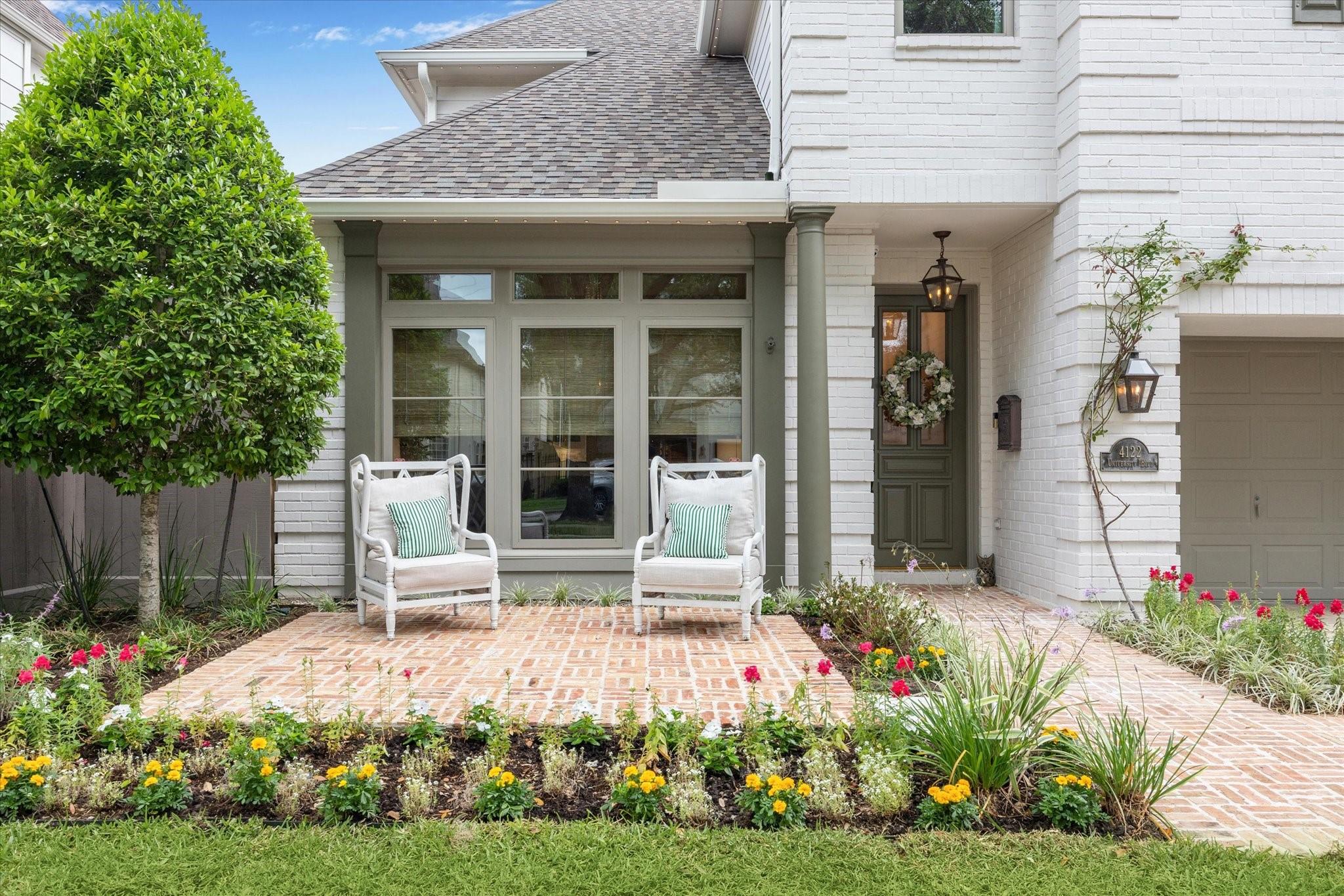 4122 University Boulevard