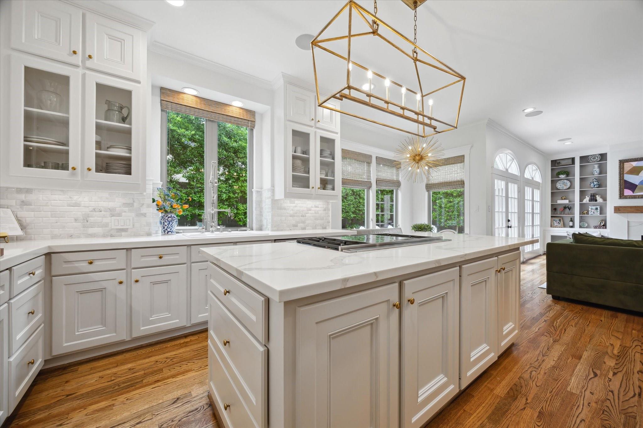 4122 University Boulevard