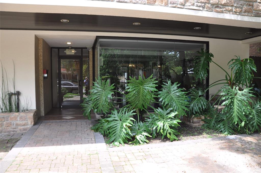 510 Lovett Boulevard # 201