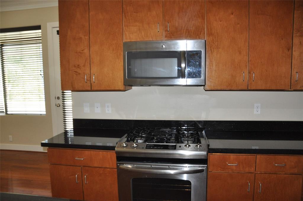 510 Lovett Boulevard # 201