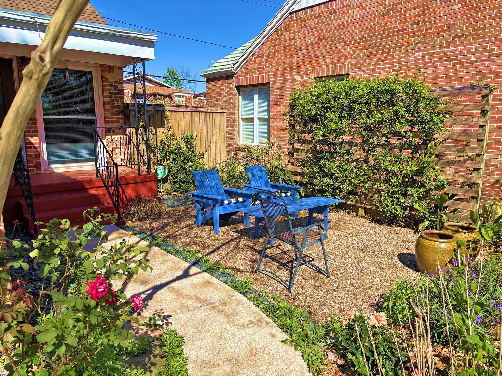 6719 Meadowlawn Street