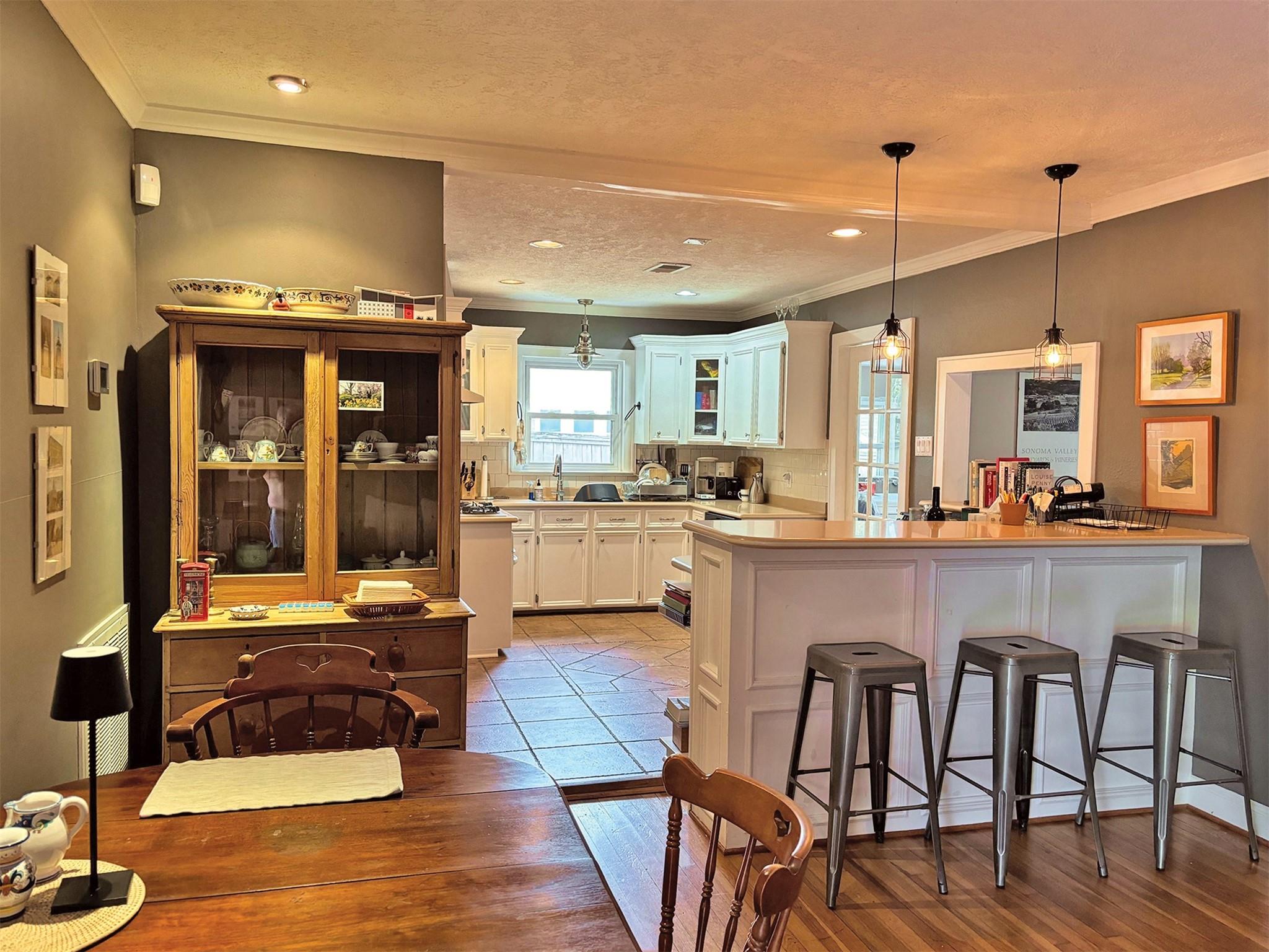 6719 Meadowlawn Street