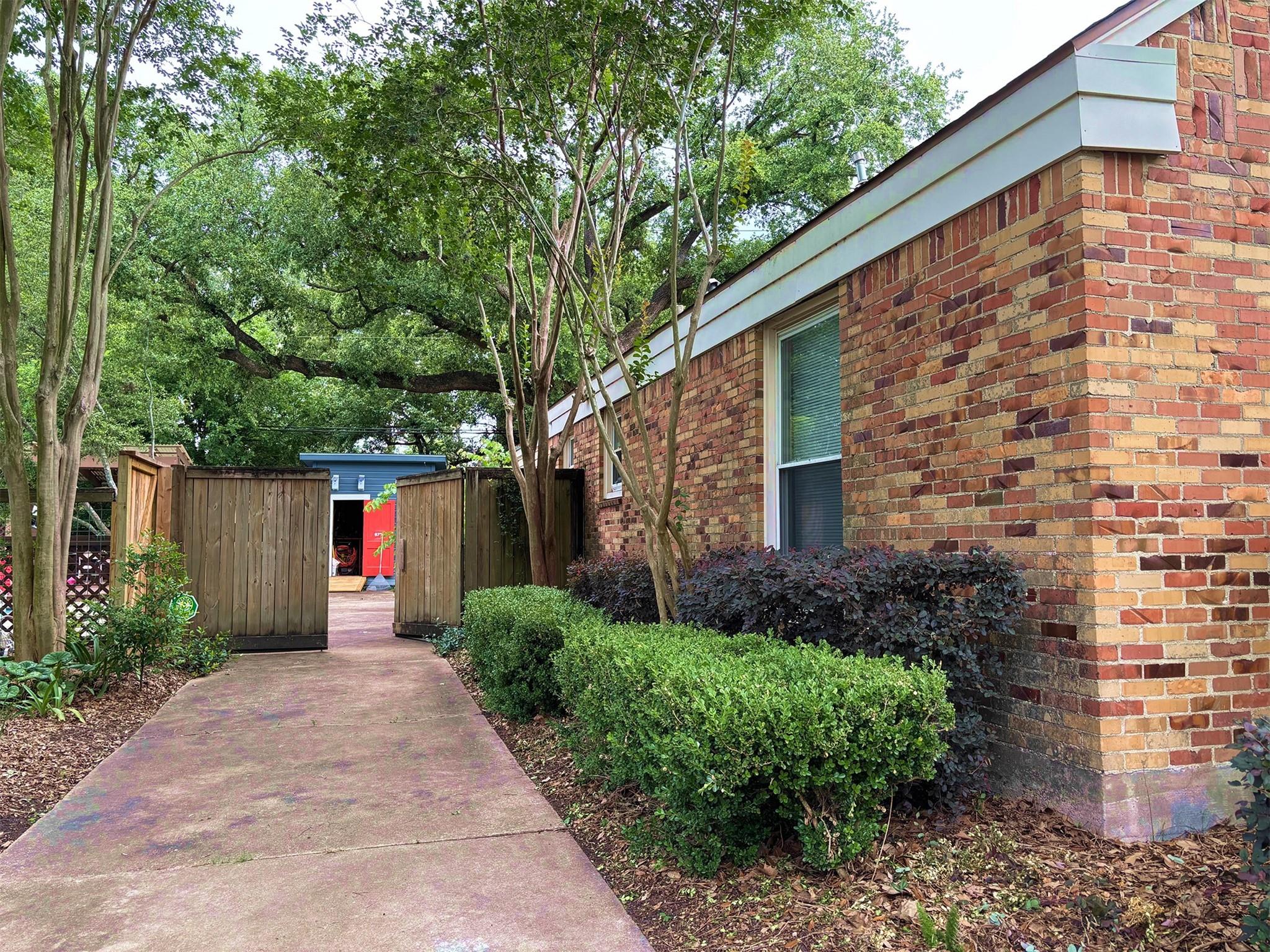 6719 Meadowlawn Street