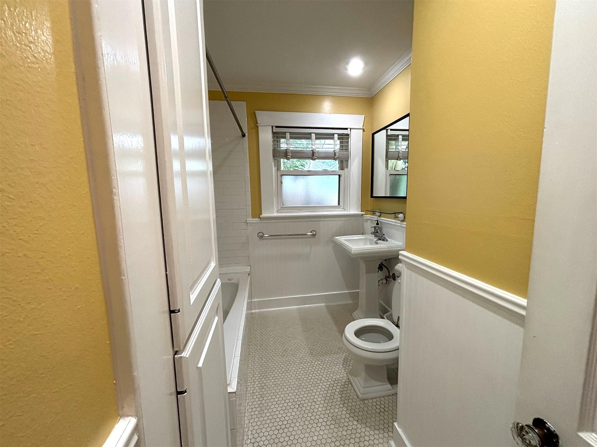 6719 Meadowlawn Street