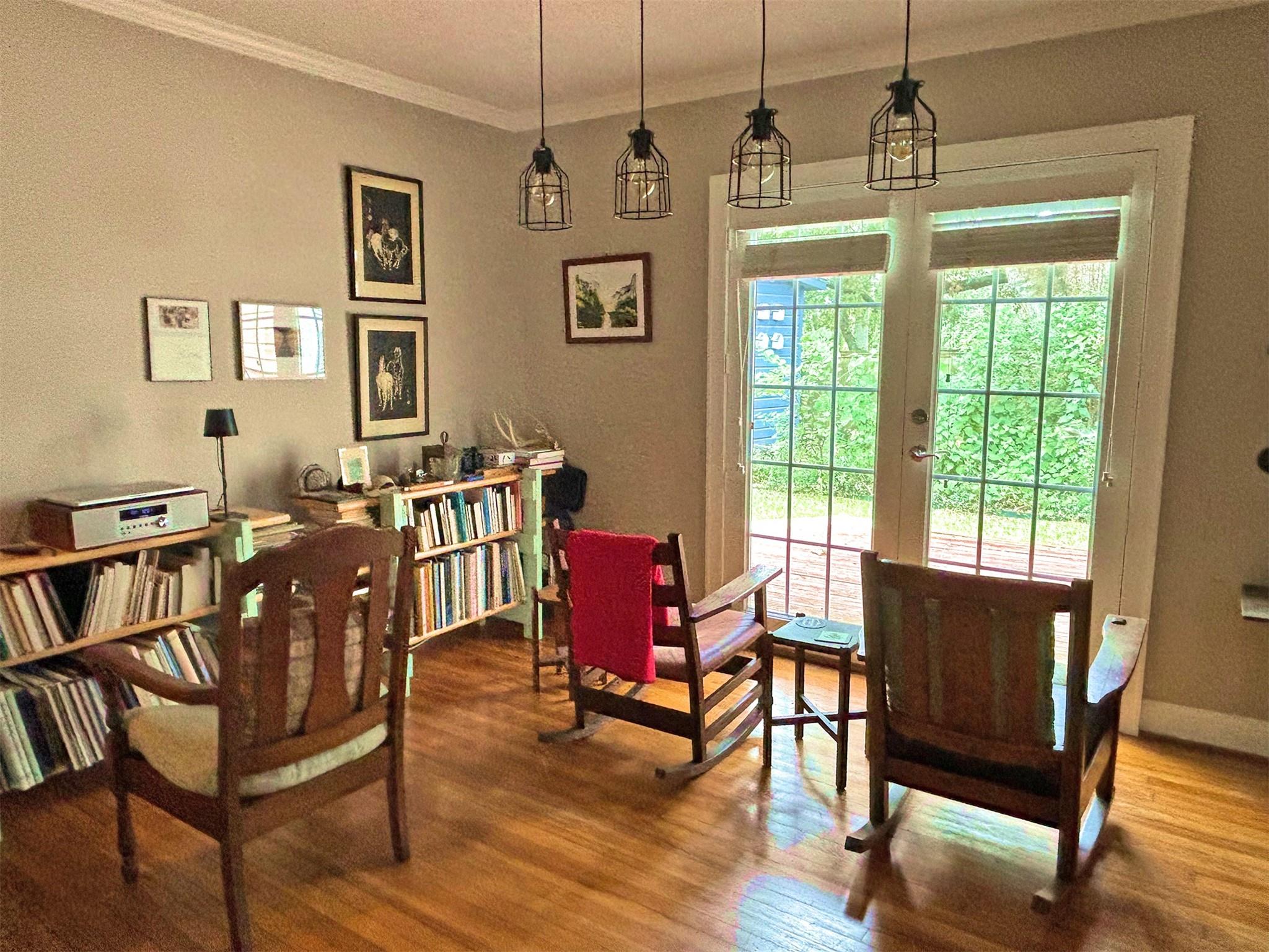 6719 Meadowlawn Street