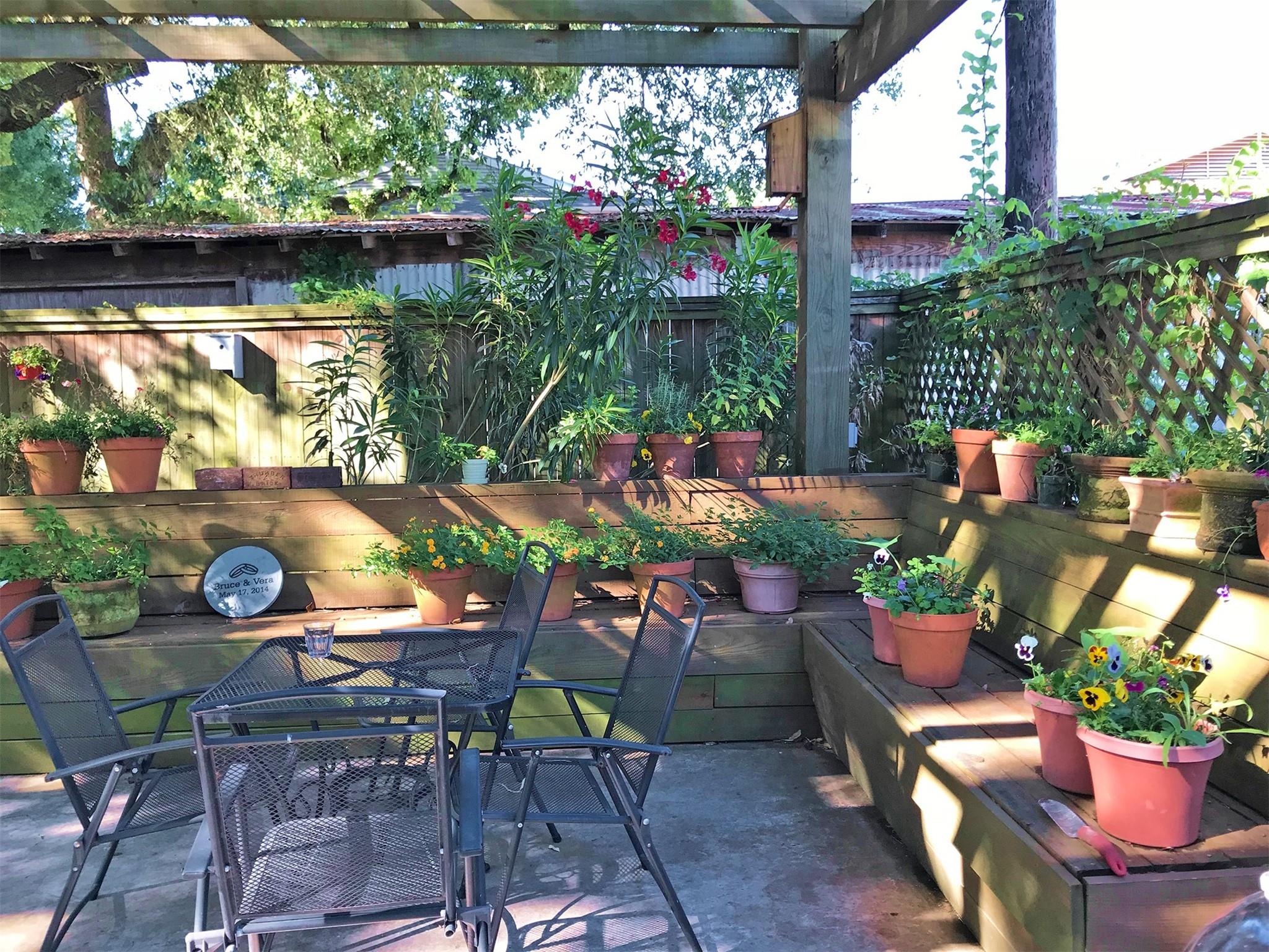 6719 Meadowlawn Street