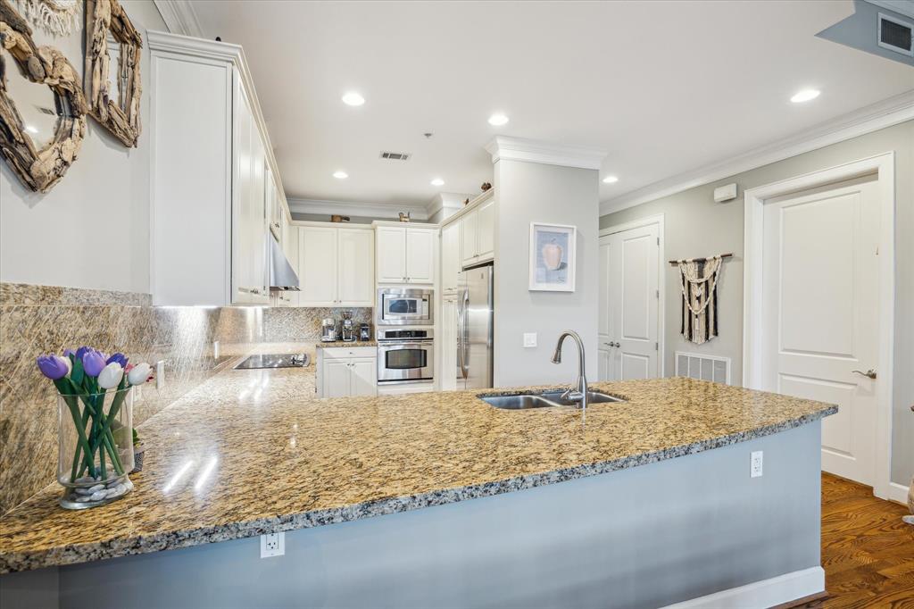 2211 Briarglen Drive # 409