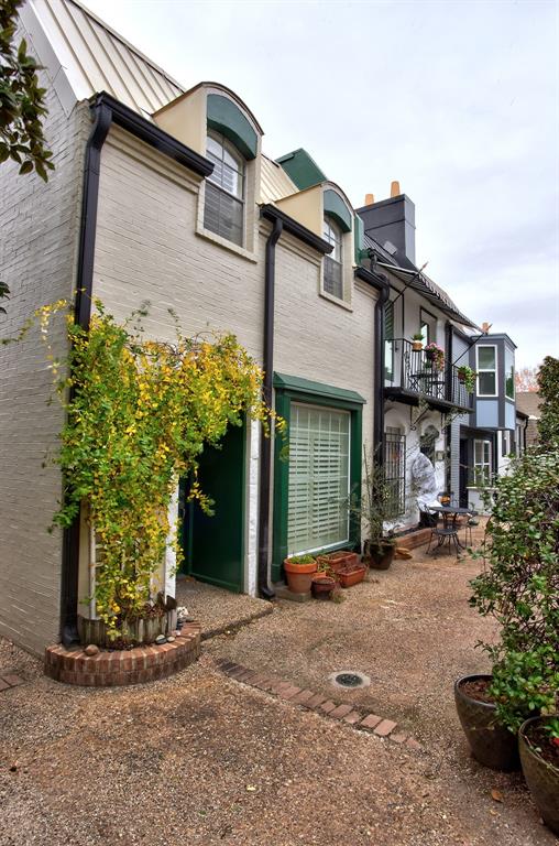 811 Lovett Boulevard # 14