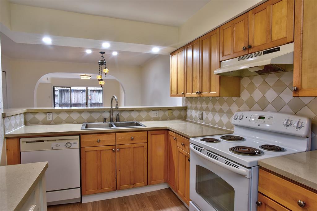 811 Lovett Boulevard # 14