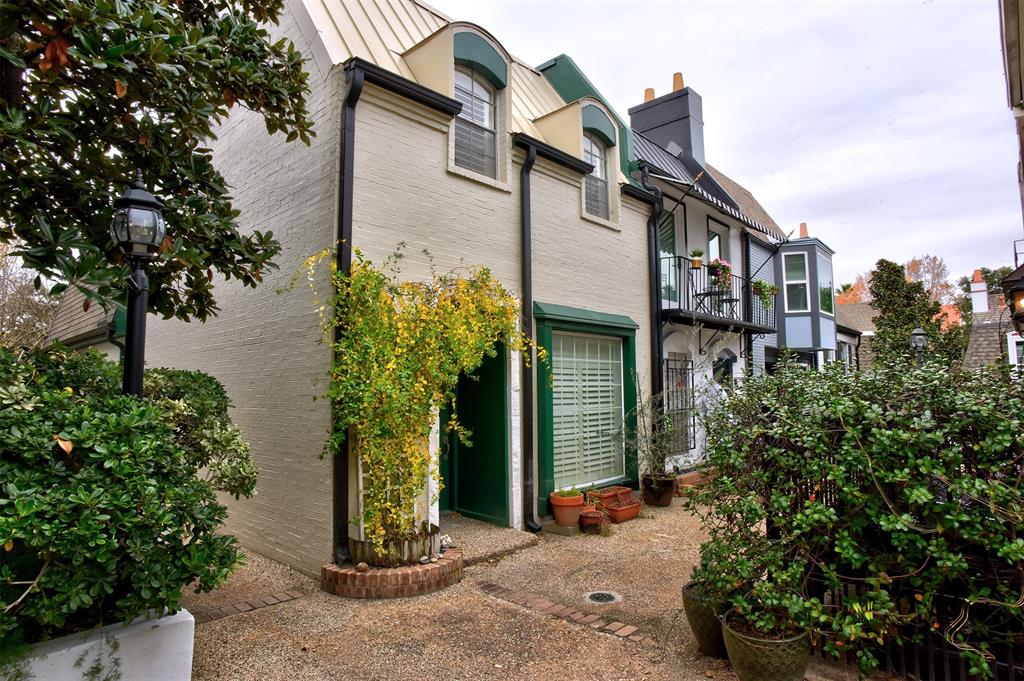 811 Lovett Boulevard # 14