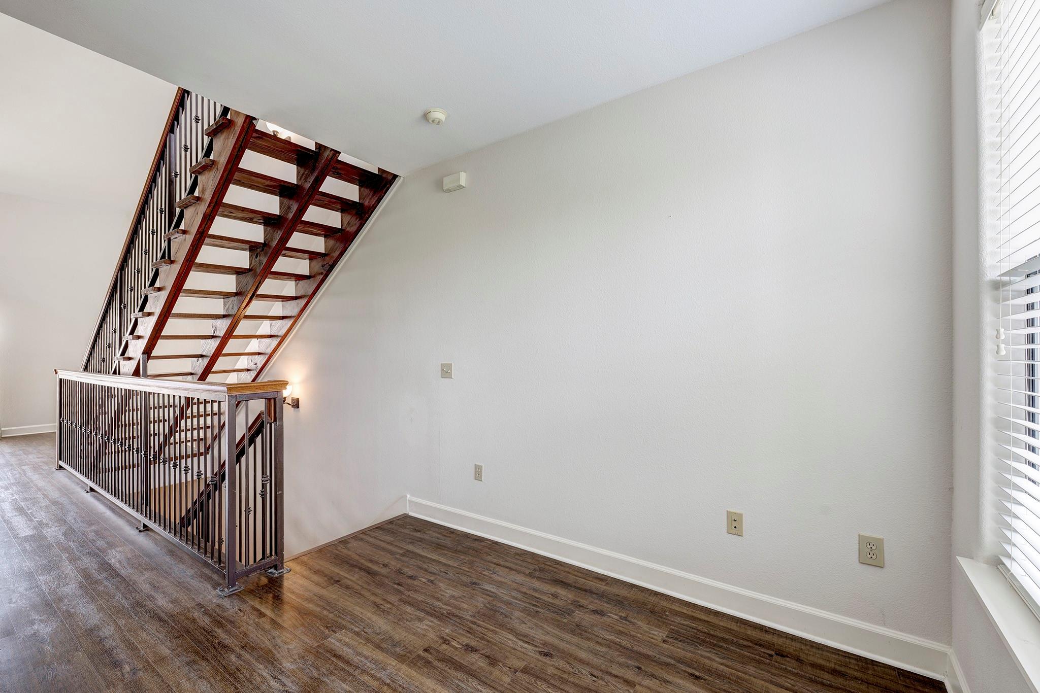 1602 Elgin Street # 13