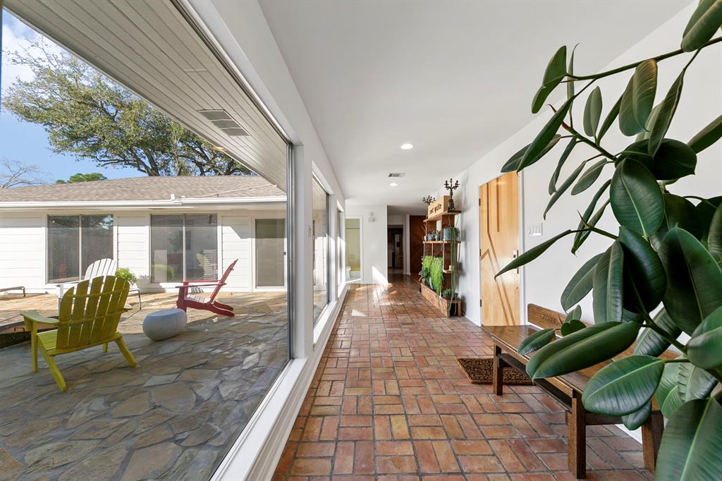 10903 Meadow Lake Lane