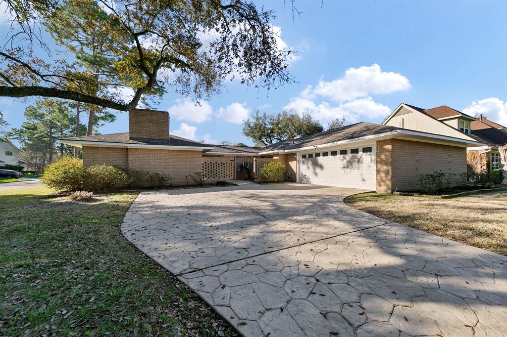 10903 Meadow Lake Lane