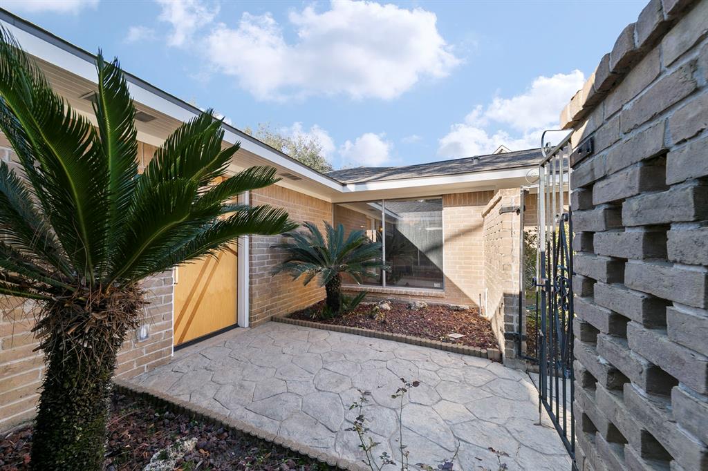 10903 Meadow Lake Lane