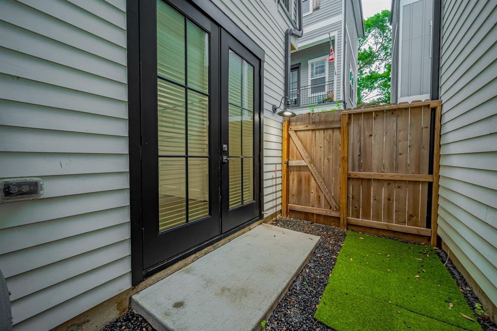 1203 W 24th Street