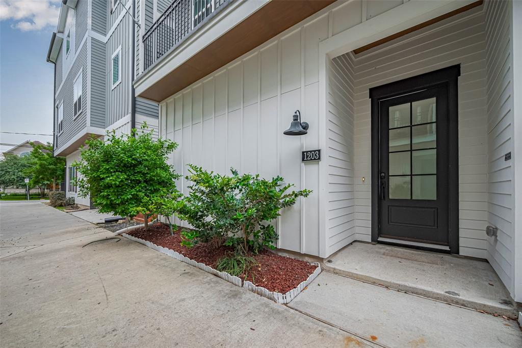1203 W 24th Street