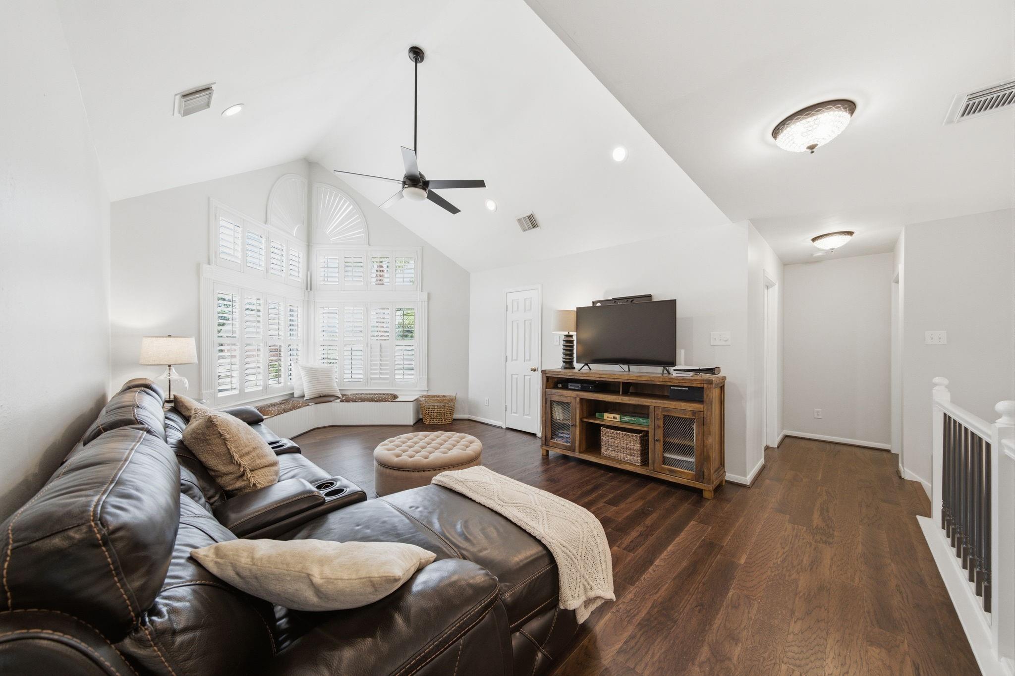 2211 Crimson Cove Court