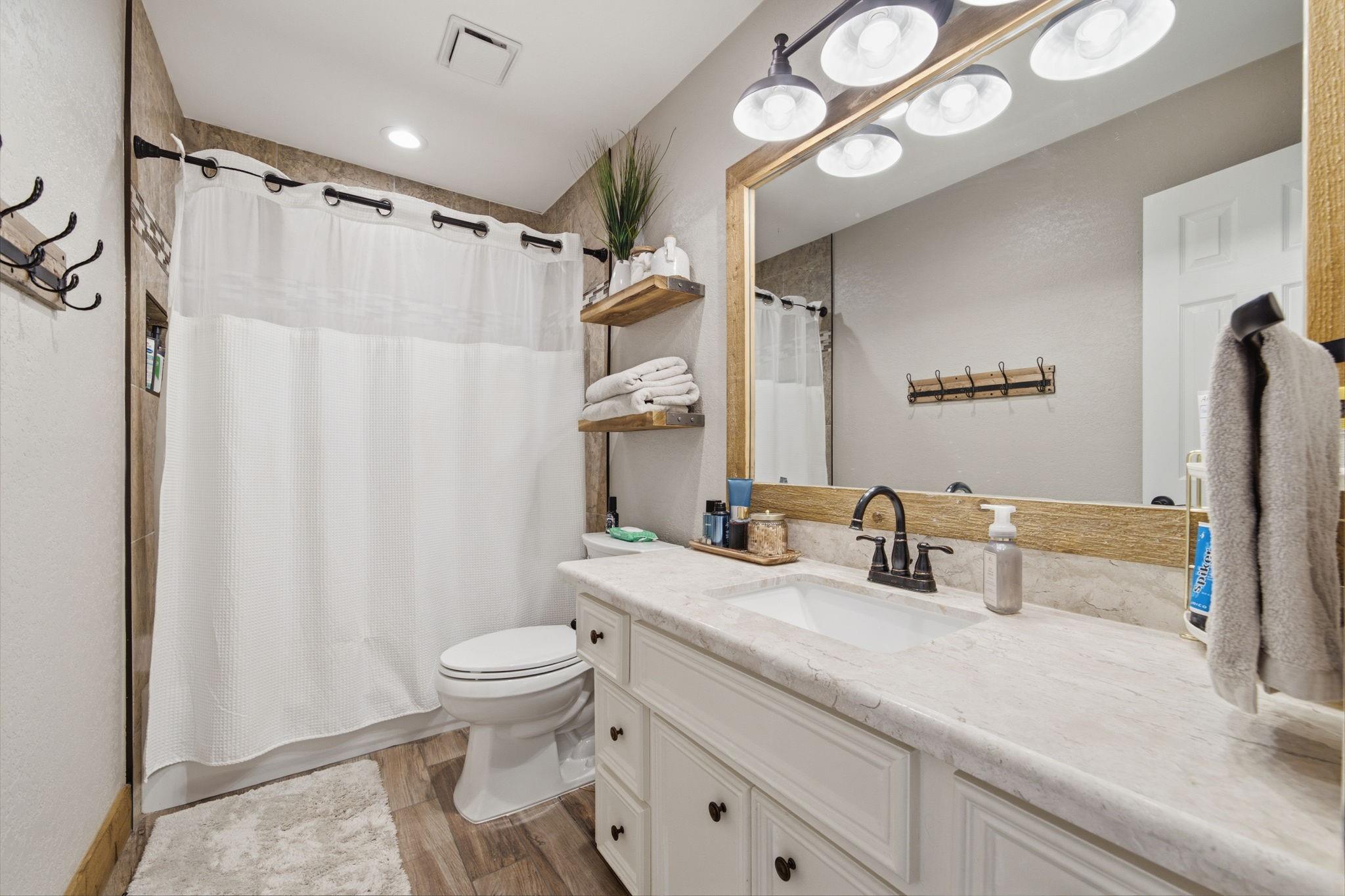 2211 Crimson Cove Court