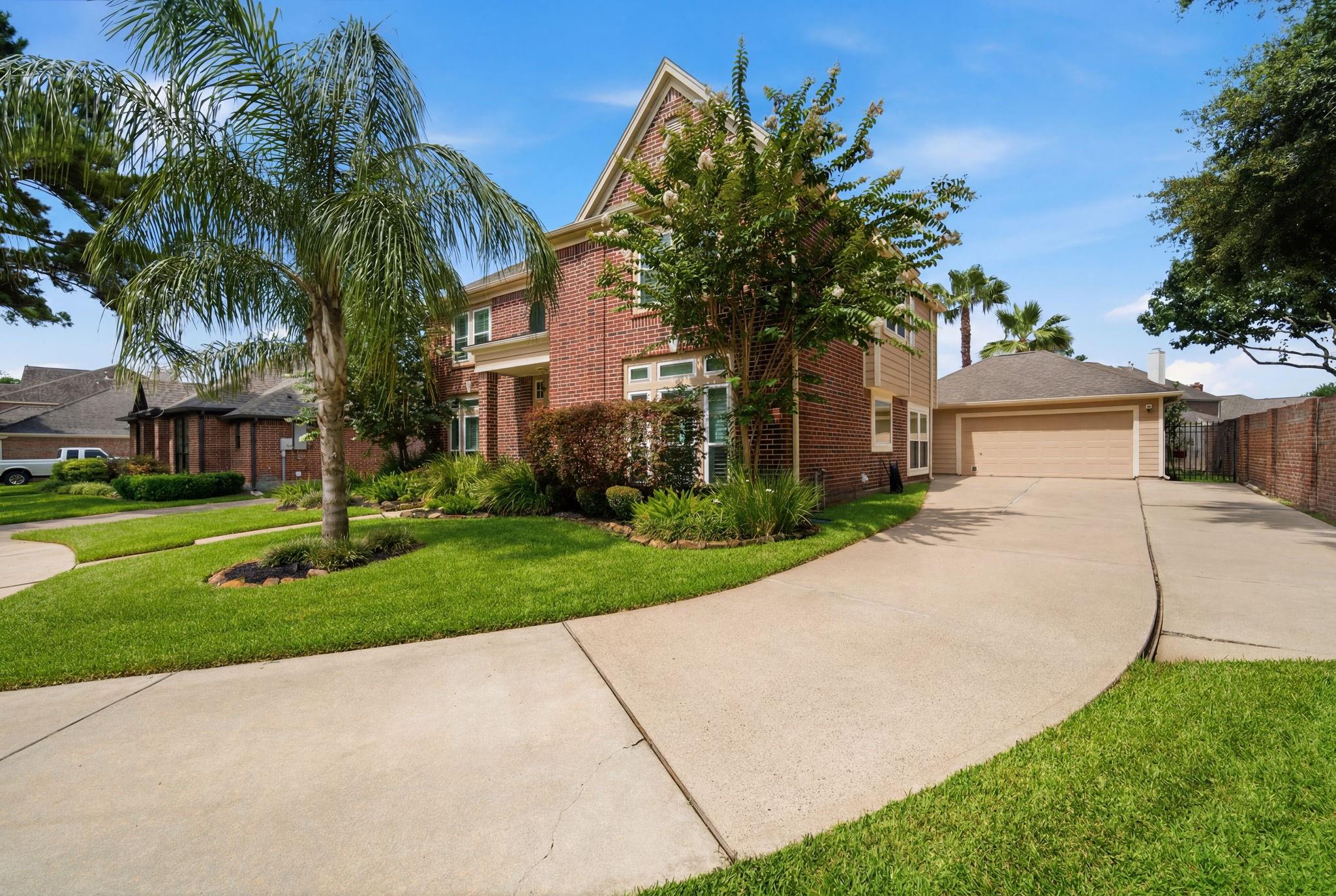 2211 Crimson Cove Court