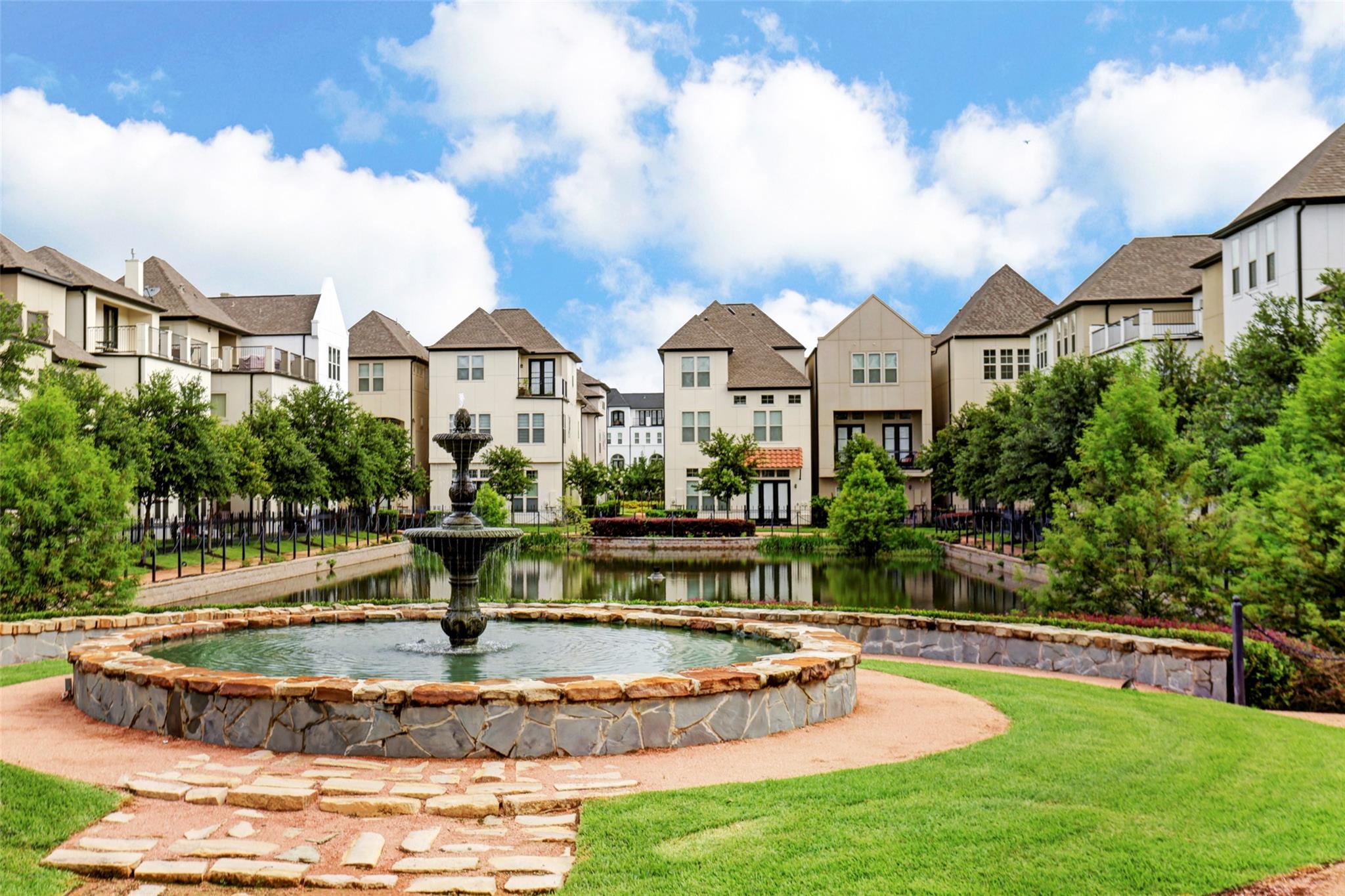 10912 Wrenwood Park