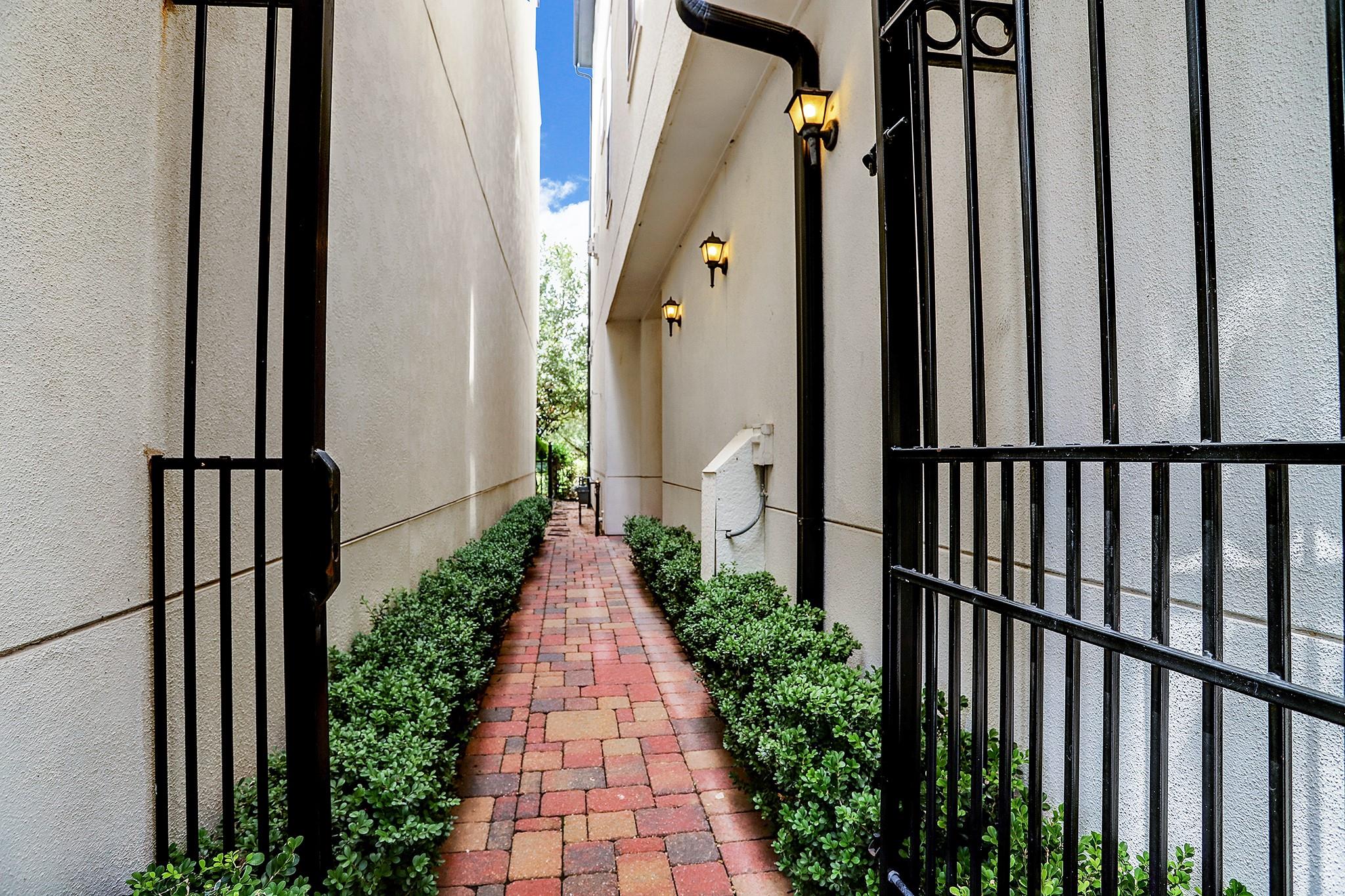 10912 Wrenwood Park