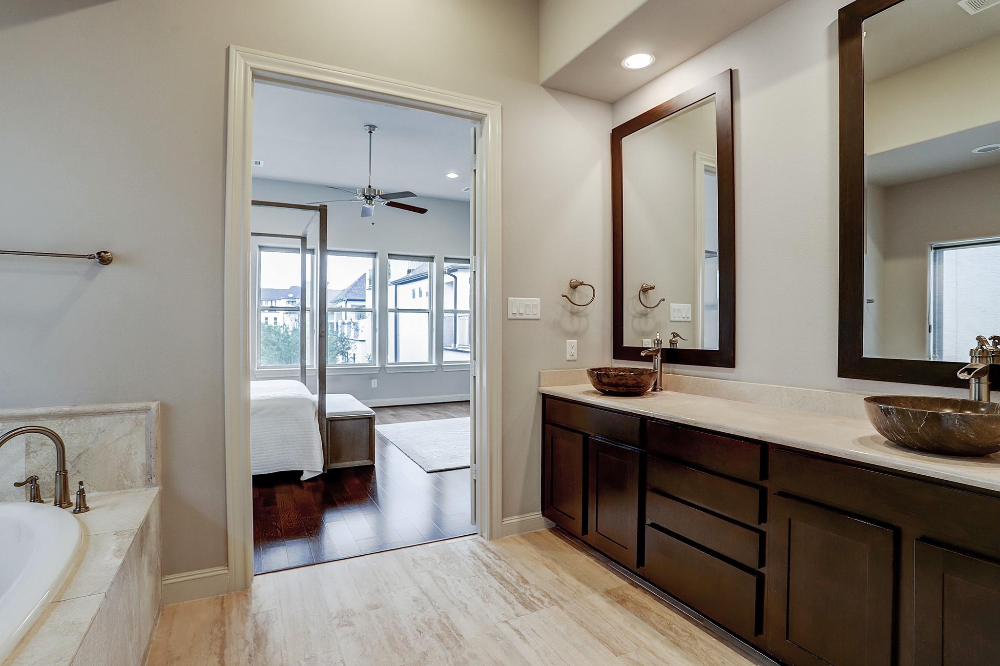 10912 Wrenwood Park