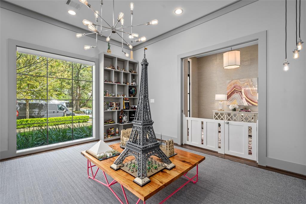 2519 Swift Boulevard