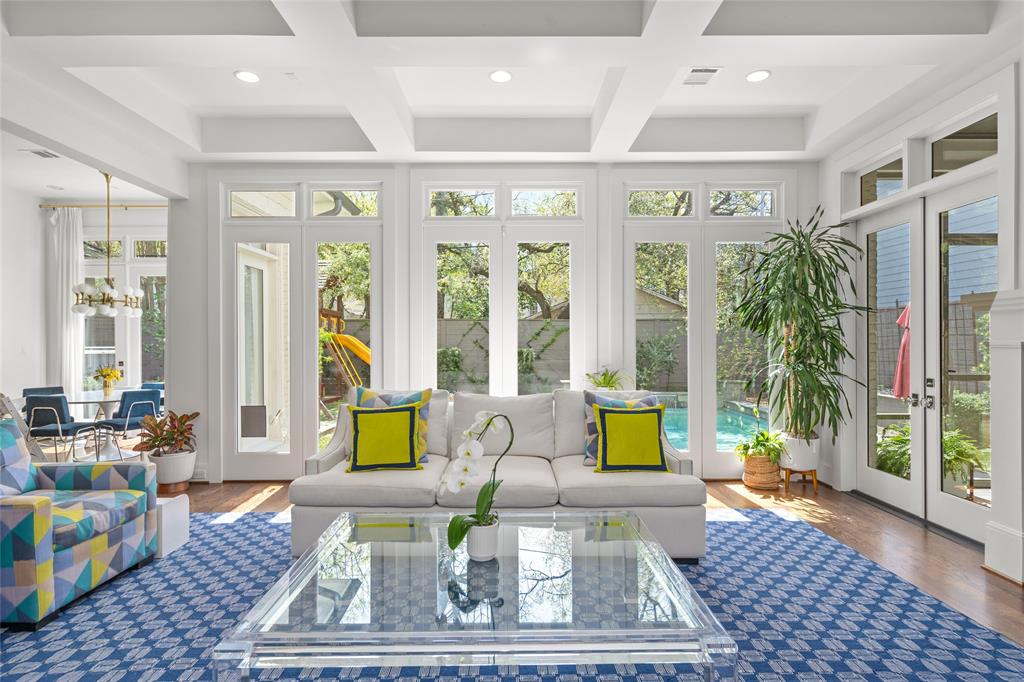 2519 Swift Boulevard