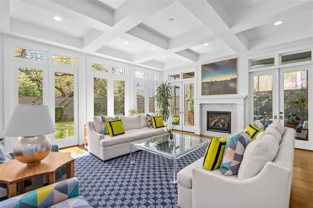 2519 Swift Boulevard