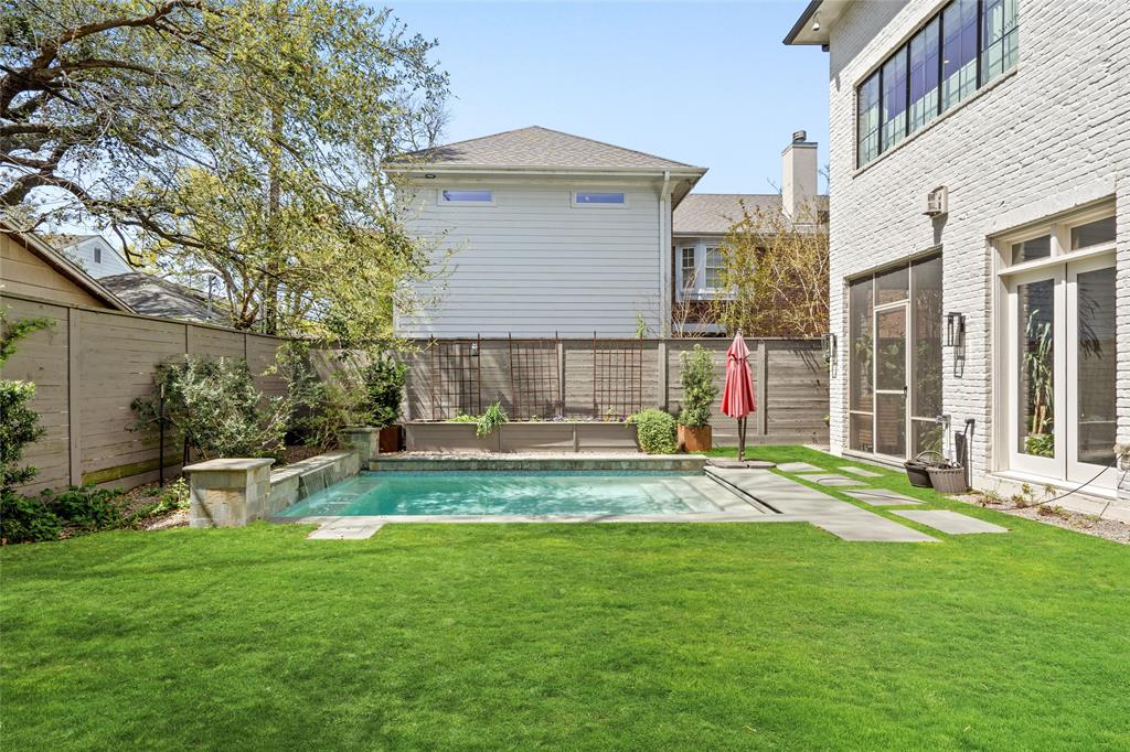 2519 Swift Boulevard