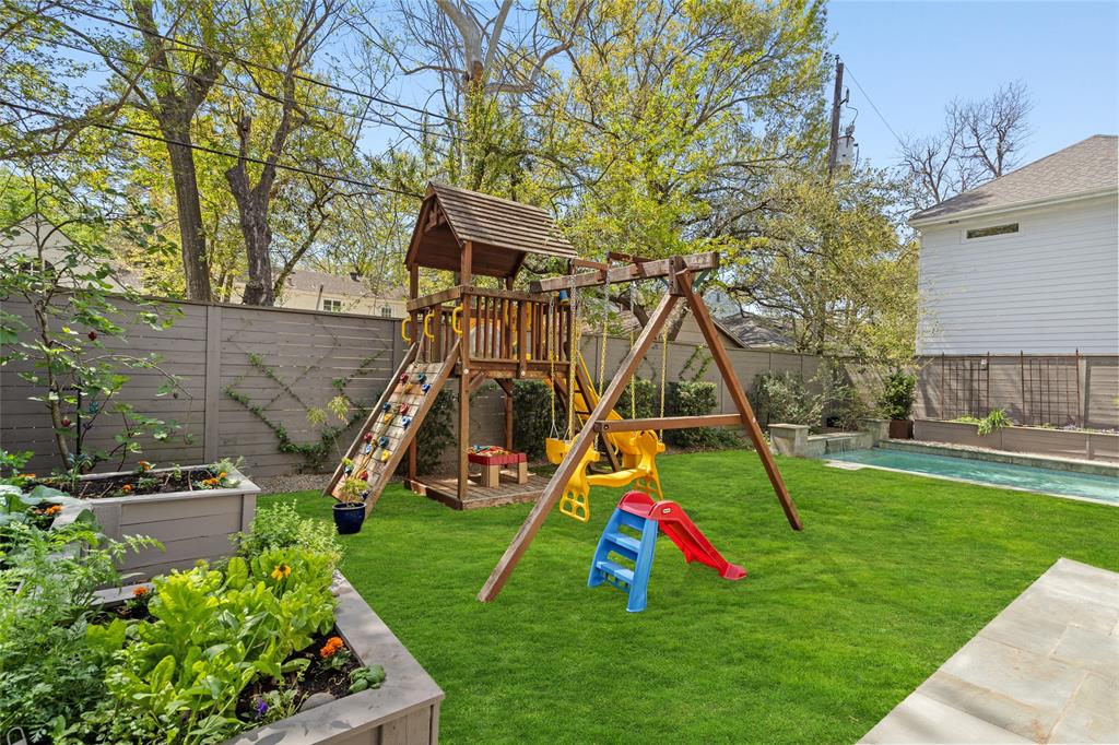 2519 Swift Boulevard