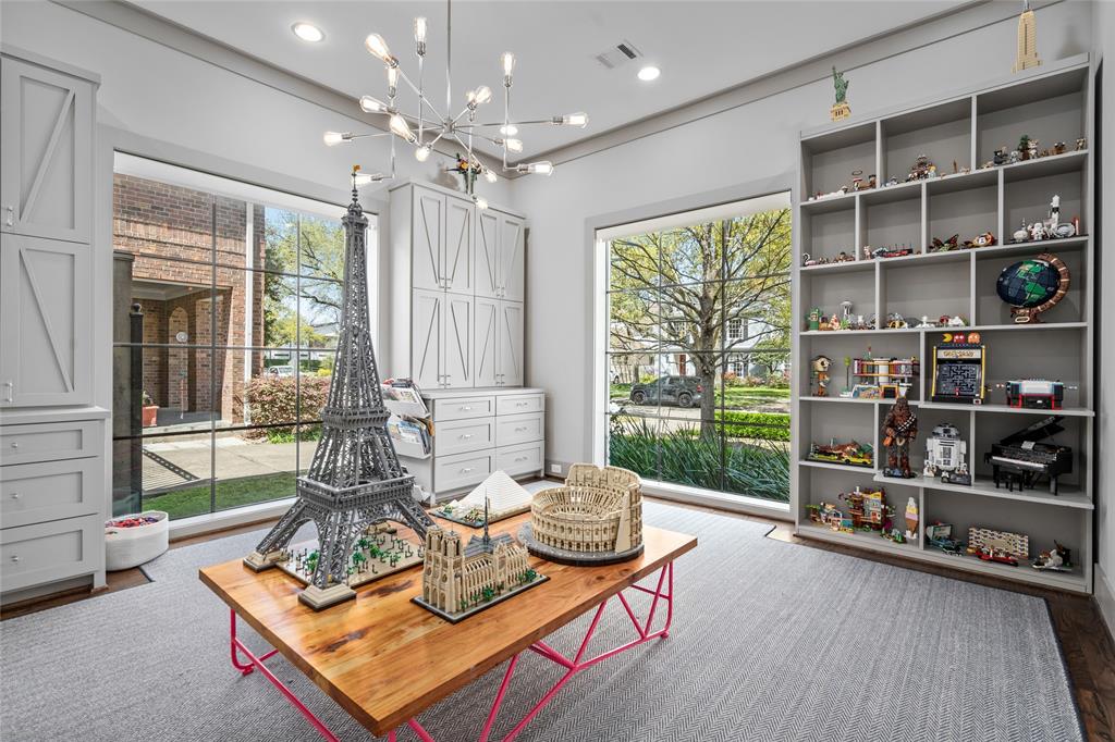 2519 Swift Boulevard