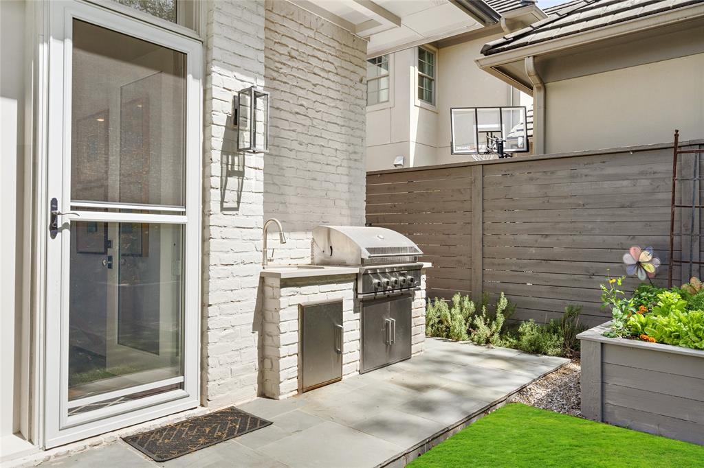 2519 Swift Boulevard