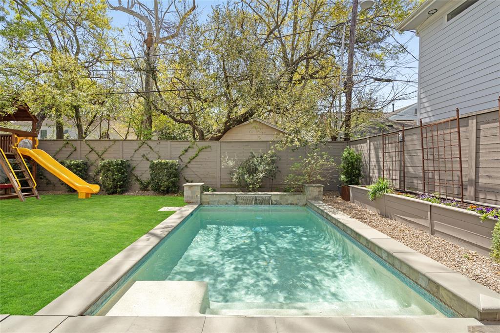 2519 Swift Boulevard