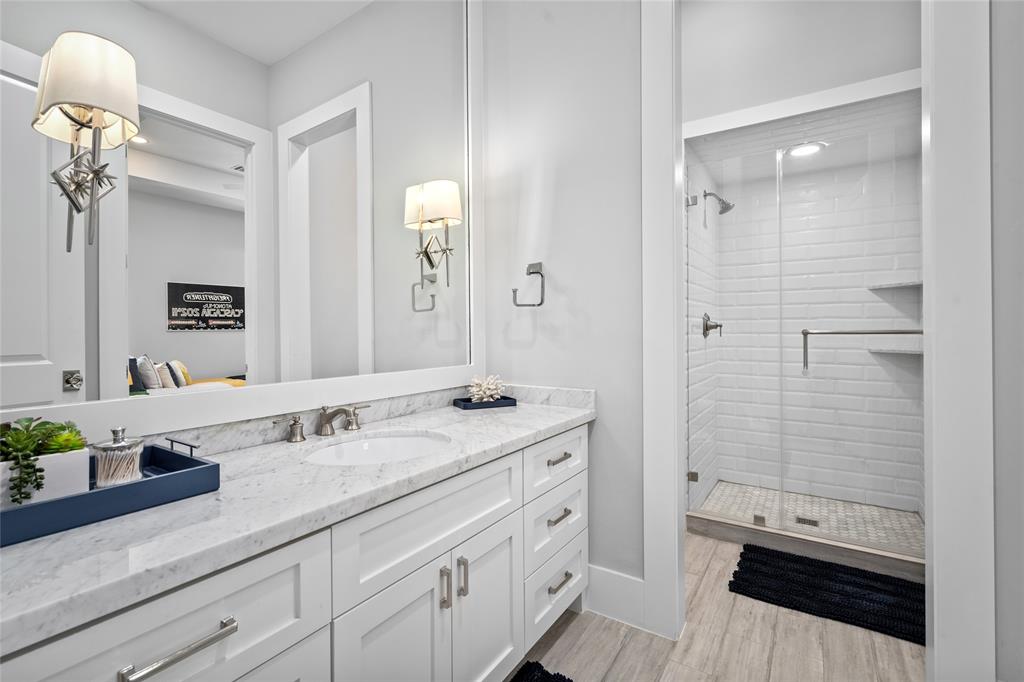 2519 Swift Boulevard