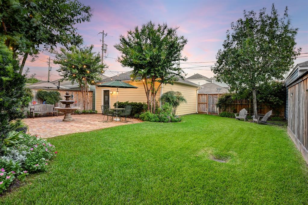 528 W 23rd Street