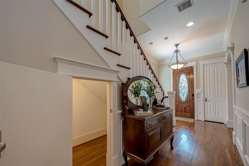 528 W 23rd Street