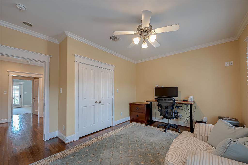 528 W 23rd Street