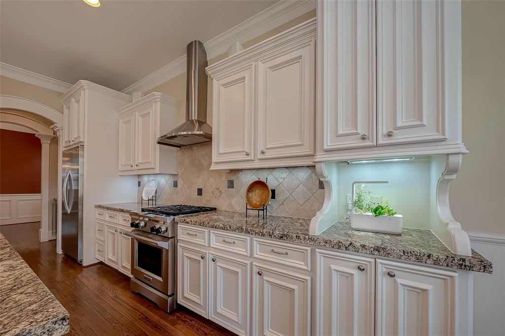 528 W 23rd Street