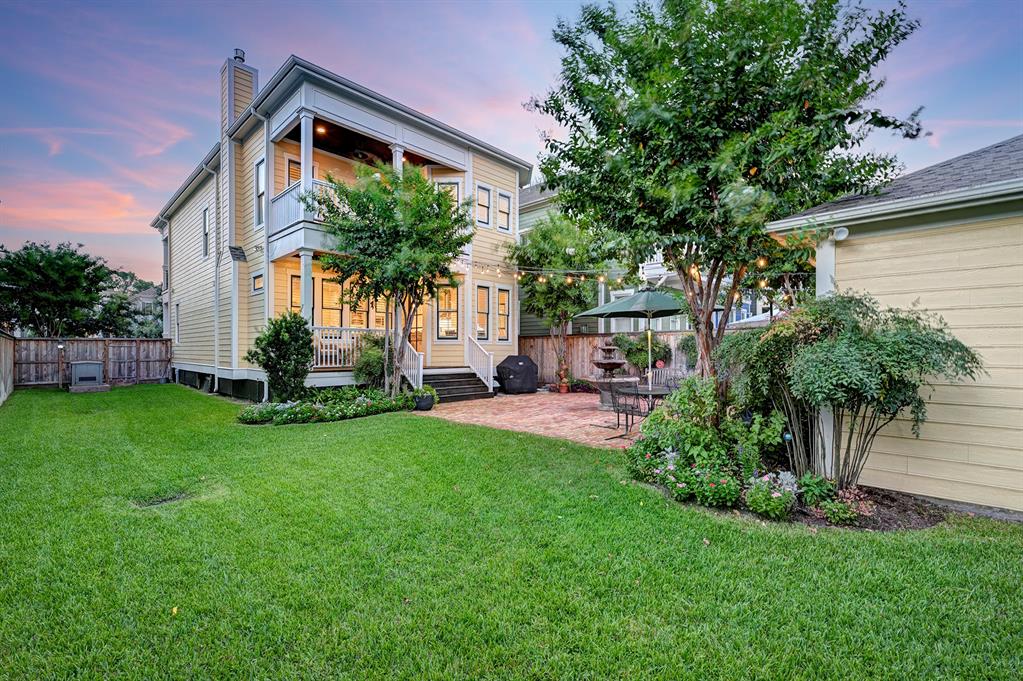 528 W 23rd Street