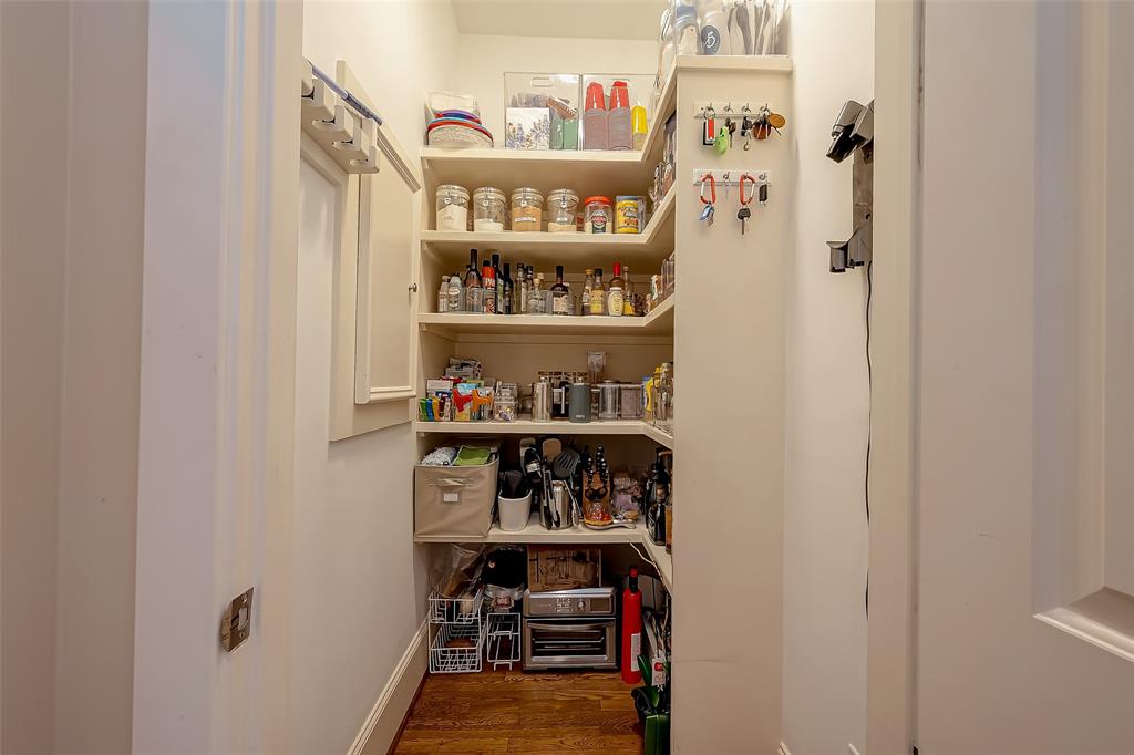 528 W 23rd Street